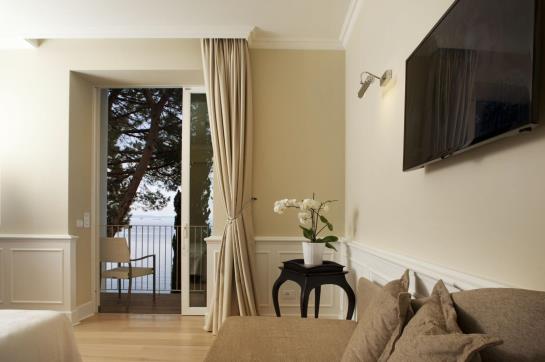 Hotels Riviera & Maximilian's  | Trieste | Trieste | Italia 2