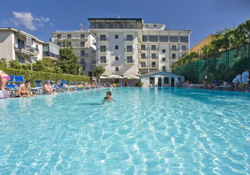 Grand Hotel Flora Napoles