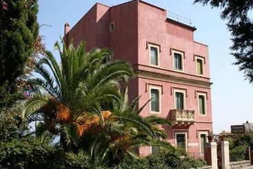 Hotel La Pensione Svizzera Mesina