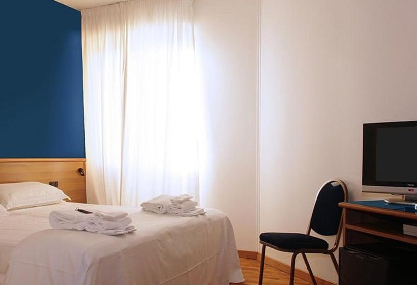 Hotel Mistral 2 Oristano  | Oristán | Cerdeña | Italia 2