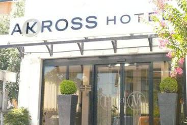 Hotel Akross