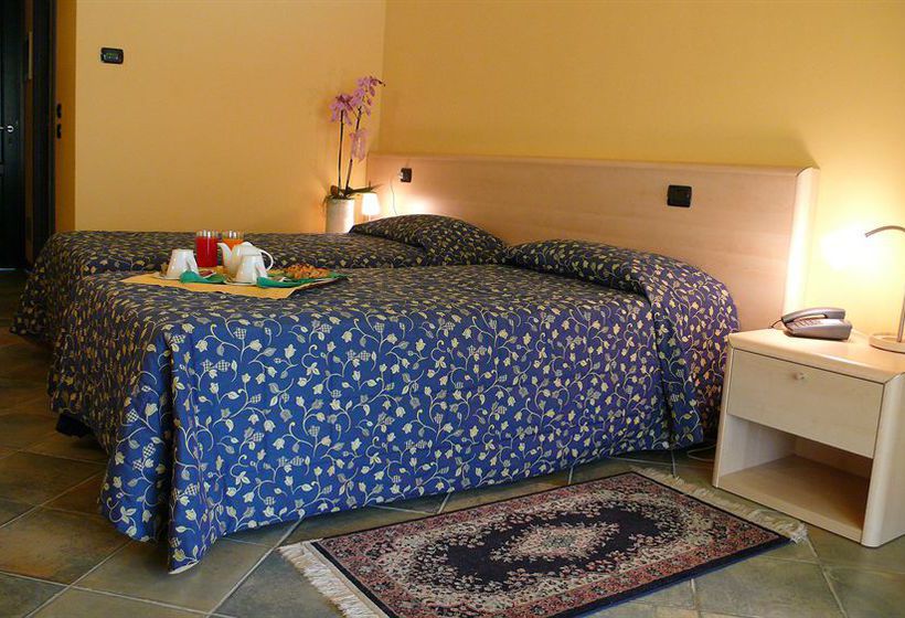 Hotel La Perla  | Varallo Pombia | Novara | Italia 3