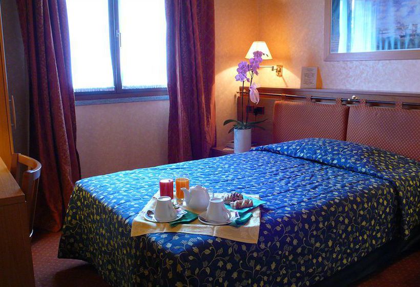 Hotel La Perla  | Varallo Pombia | Novara | Italia 5