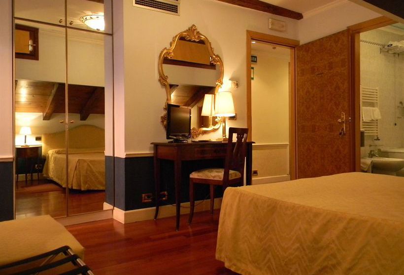 Hotel Pantalon Venecia