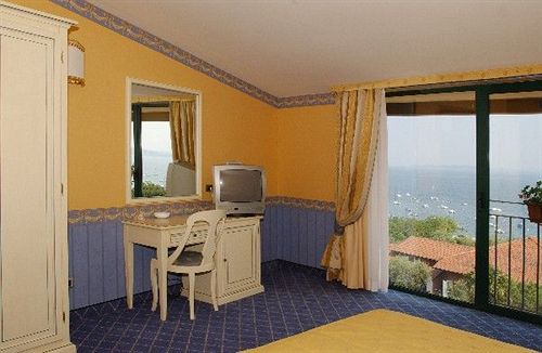 Hotel Riva Del Sole  | Moniga del Garda | Brescia | Italia 16