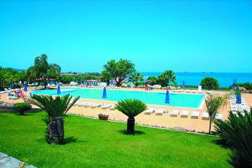 Hotel Villaggio Camping Dolomiti Sul Mare  | Briatico | Vibo Valentia | Italia 4