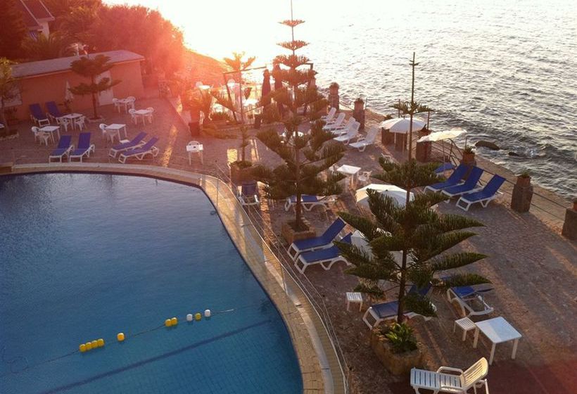 Hotel La Playa Blanca  | Santo Stefano di Camastra | Messina | Italia 4