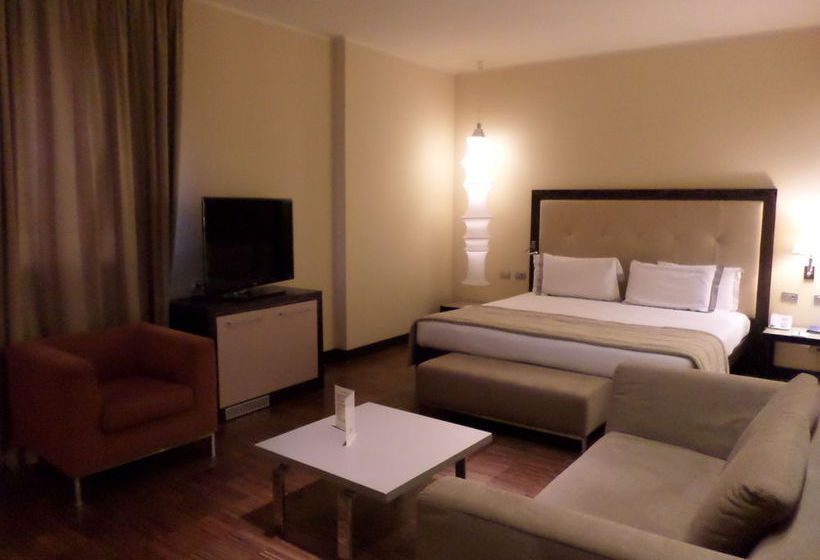 Hotel Cruise  | Montano Lucino | Como | Italia 10