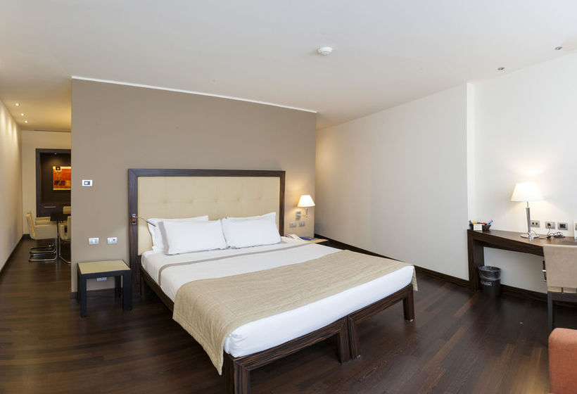 Hotel Cruise  | Montano Lucino | Como | Italia 12