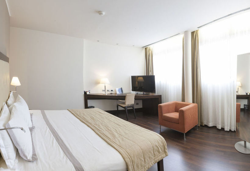 Hotel Cruise  | Montano Lucino | Como | Italia 13