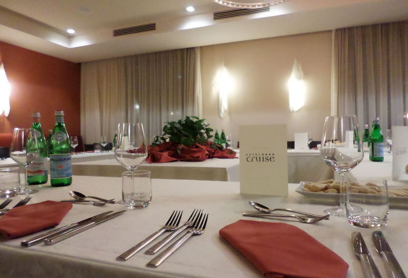 Hotel Cruise  | Montano Lucino | Como | Italia 19