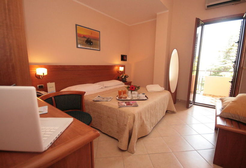 Hotel La Bussola   | Capo Vaticano | Vibo Valentia | Italia 13