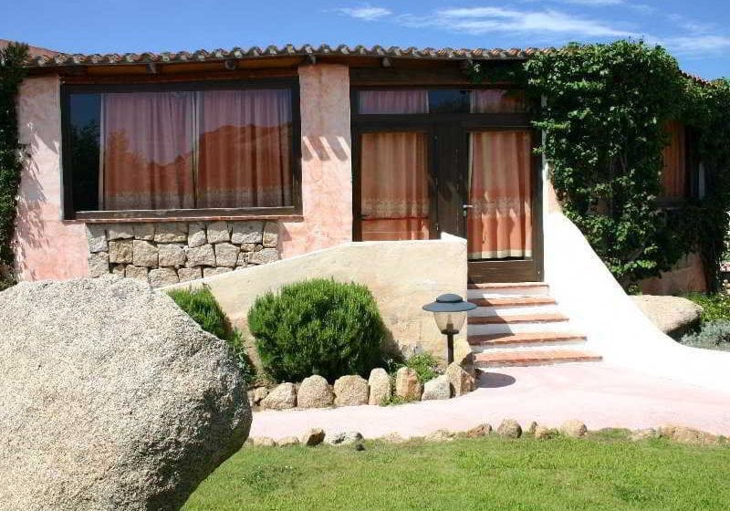 Hotel Club Li Graniti Cerdeña