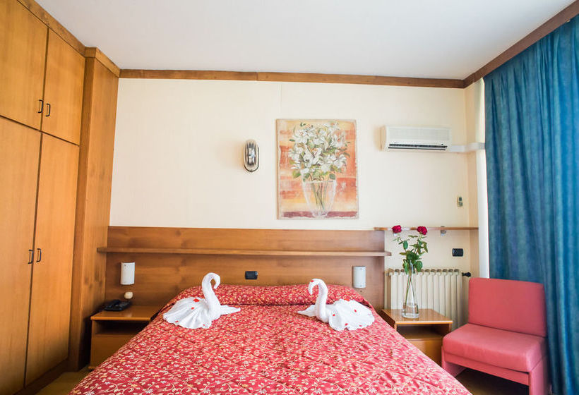 Hotel Holiday  | Sirmione | Brescia | Italy 10