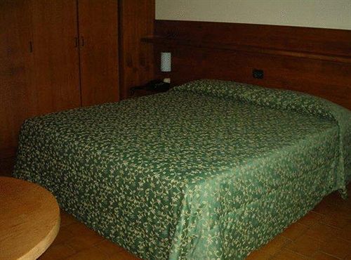 Hotel Holiday  | Sirmione | Brescia | Italy 20