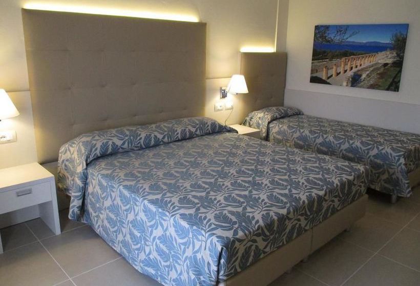 Hotel Holiday  | Sirmione | Brescia | Italy 4