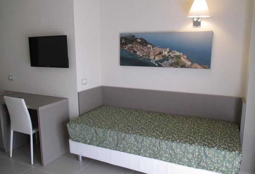 Hotel Holiday  | Sirmione | Brescia | Italy 5