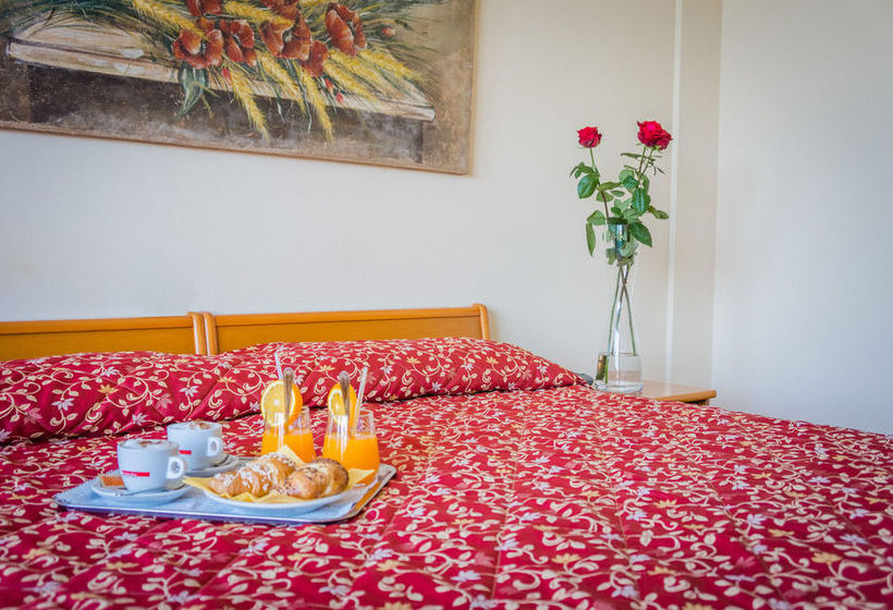 Hotel Holiday  | Sirmione | Brescia | Italy 9