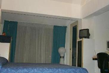 Farmhouse Saint Thorn House