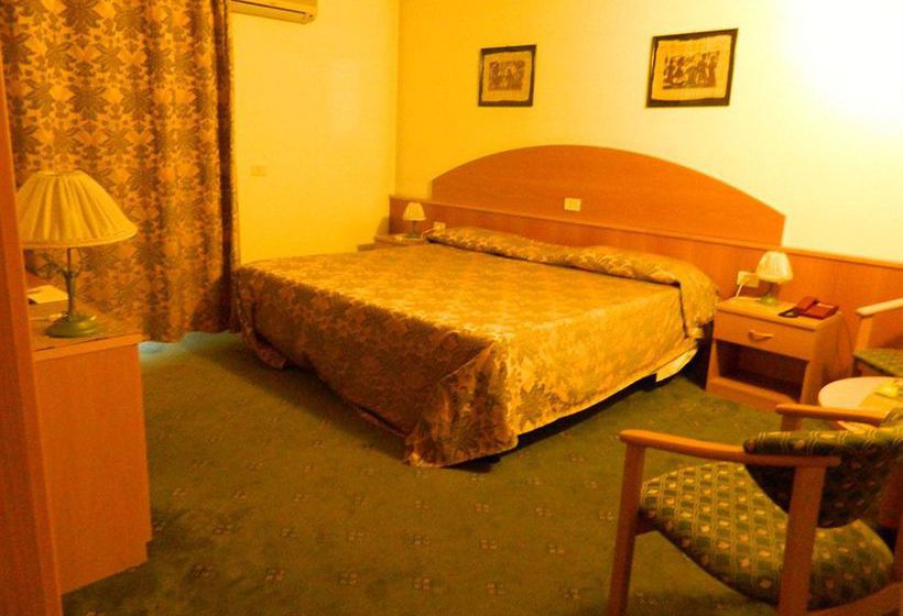 Hotel Ascot Lodging  | Cardano al Campo | Varese | Italia 10