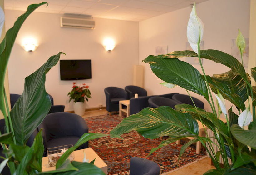 Hotel Capitol  | Pesaro | Pesaro e Urbino | Italia 8