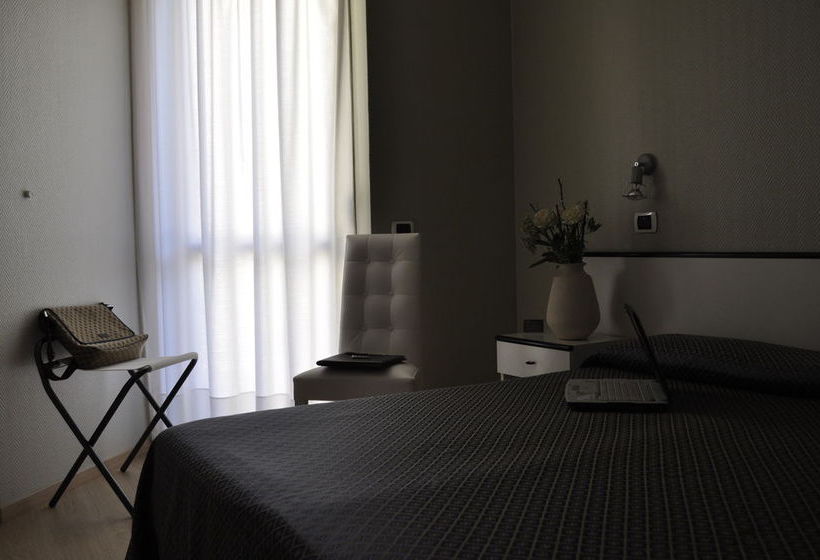 Hotel Est  | Piombino | Livorno | Italia 10