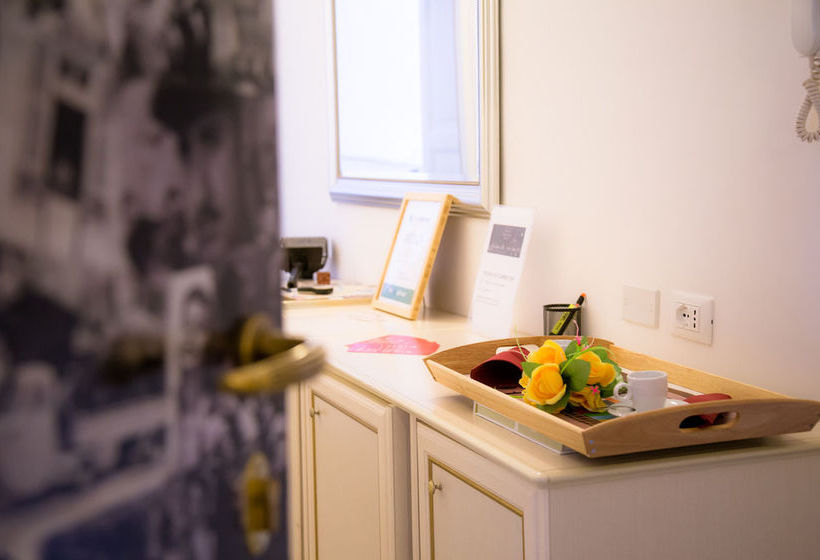 Hotel Romantica Rooms  | Roma | Roma | Italia 11