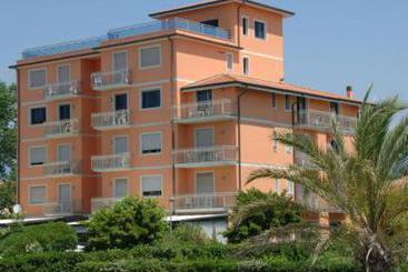 Hotel Bixio Lido di Camaiore
