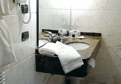 Hotel Habitat  | Giussano | Monza e Brianza | Italia 7