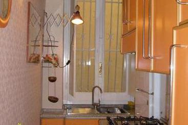 Navonavia Dei Cartari  | Roma | Roma | Italia 9