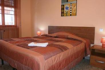 Ostello Airport Pisa Rooms Sleep Easy  | Pisa | Pisa | Italia 11