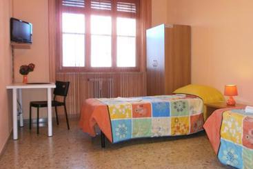 Ostello Airport Pisa Rooms Sleep Easy  | Pisa | Pisa | Italia 4