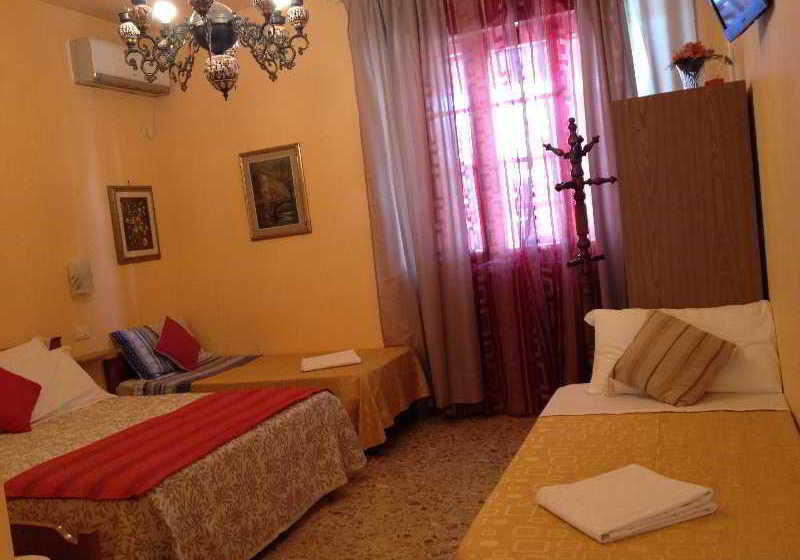 Bed and Breakfast A Casa Doina Airport  | Pisa | Pisa | Italia 11