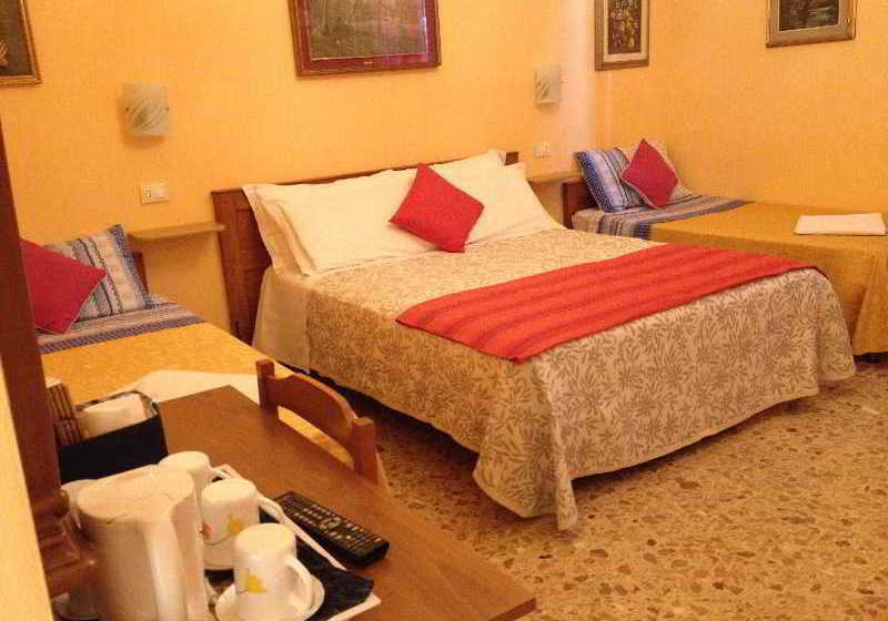 Bed and Breakfast A Casa Doina Airport  | Pisa | Pisa | Italia 2