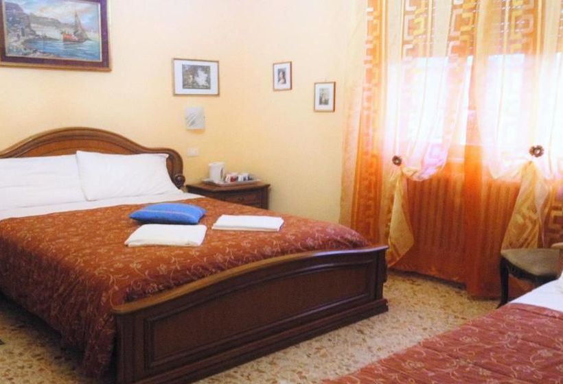 Bed and Breakfast A Casa Doina Airport 2  | Pisa | Pisa | Italia 11