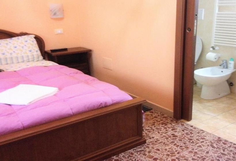 Bed and Breakfast A Casa Doina Airport 2  | Pisa | Pisa | Italia 13