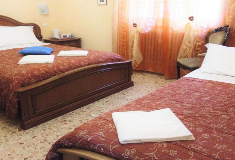 Bed and Breakfast A Casa Doina Airport 2  | Pisa | Pisa | Italia 18