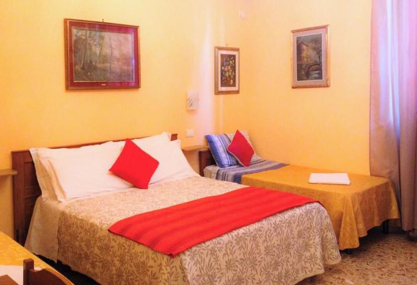 Bed and Breakfast A Casa Doina Airport 2  | Pisa | Pisa | Italia 19