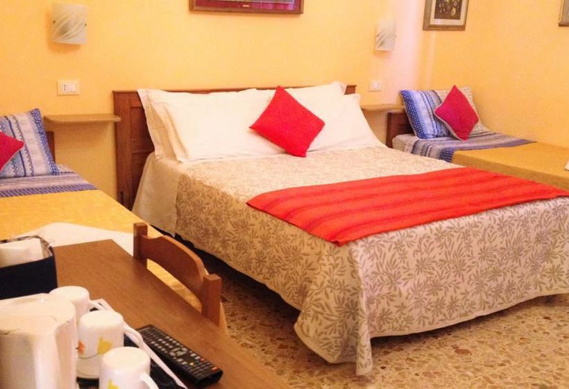 Bed and Breakfast A Casa Doina Airport 2  | Pisa | Pisa | Italia 20