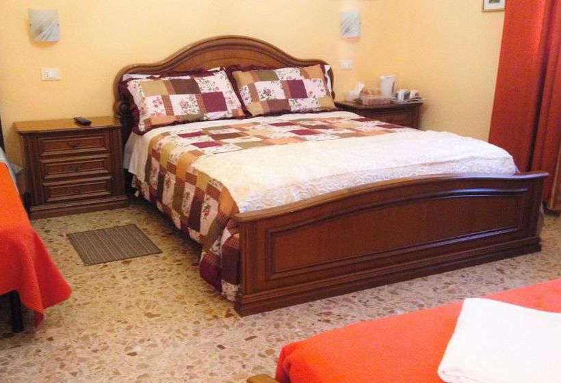 Bed and Breakfast A Casa Doina Airport 2  | Pisa | Pisa | Italia 7