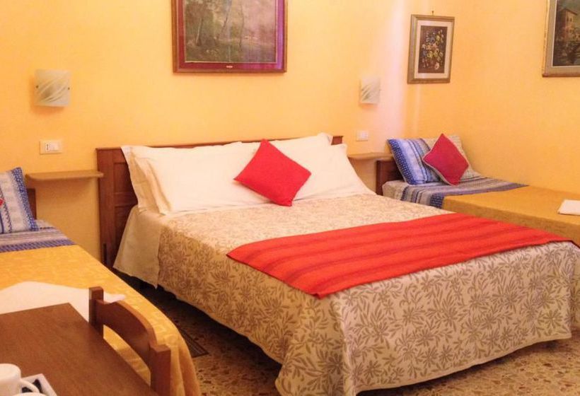 Bed and Breakfast A Casa Doina Airport 2  | Pisa | Pisa | Italia 9