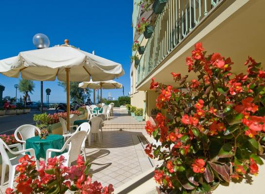 Hotel Gloria  | Gabicce Mare | Pesaro e Urbino | Italia 8