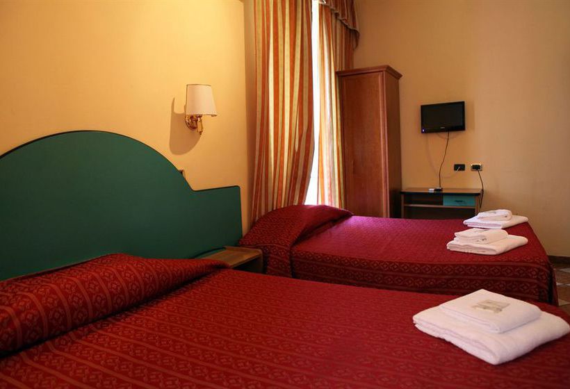 Hotel Hollywood  | Roma | Roma | Italia 1