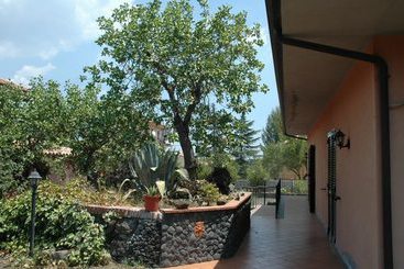 Bed and Breakfast Sotto Il Vulcano   | Catania | Catania | Italia 2