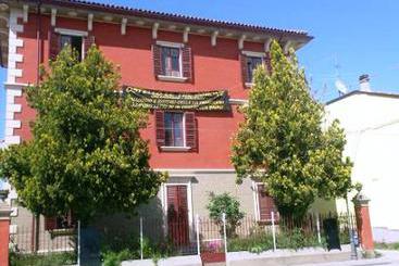 Hotel Ostello Le Tre Corone  | Calendasco | Piacenza | Italia 4