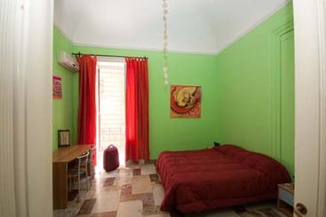 Ostello A Casa Di Amici  | Palermo | Palermo | Italia 7