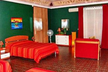 Bed and Breakfast Holland International Rooms