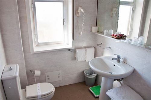 Hotel Ares  | Catania | Catania | Italia 18