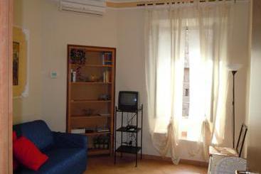 Il Grillo Ai Fori Romani  | Roma | Roma | Italia 12