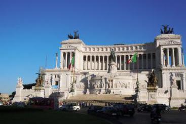 Il Grillo Ai Fori Romani  | Roma | Roma | Italia 16